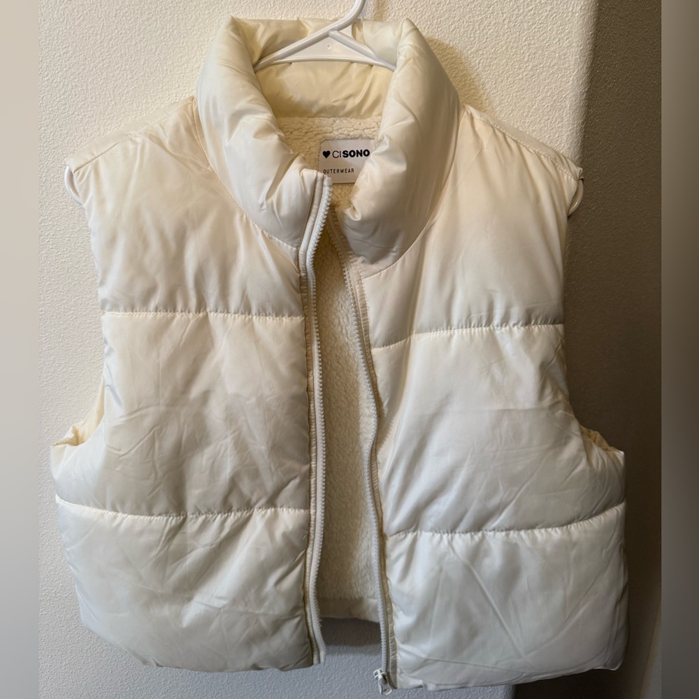 White cropped puffer vest